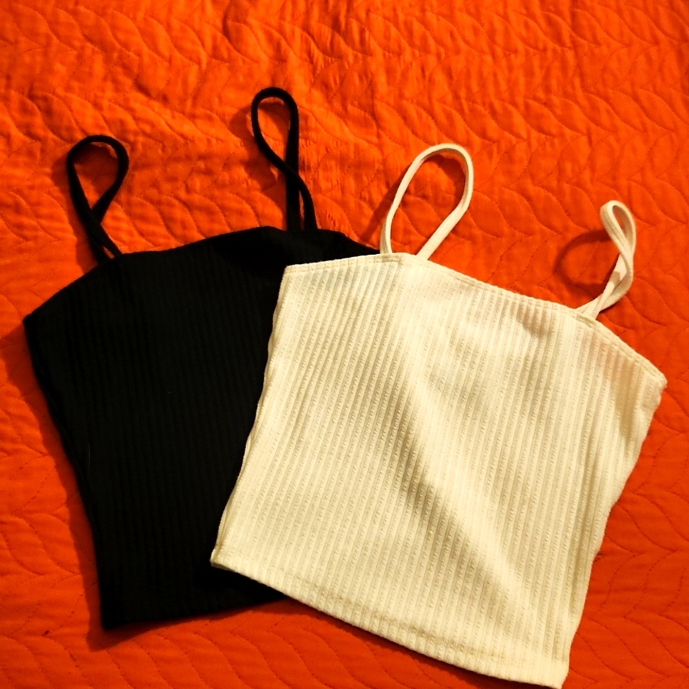 Two Hollister tanks XS, black & cream white